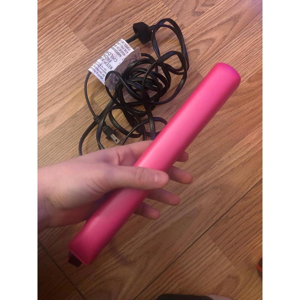 CHI Flat Iron Straightener - Picture 3 of 5